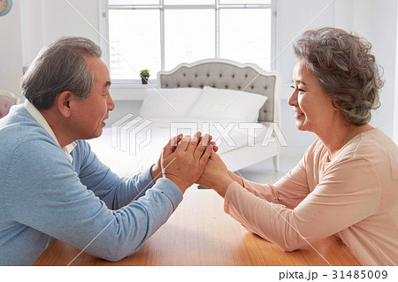 60代 夫婦 愛 31485009