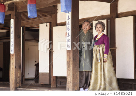 南山コル韓屋村 夫婦 ソウル 31485021