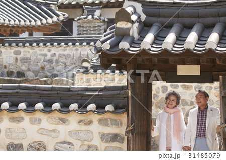 南山コル韓屋村 夫婦 ソウル 31485079