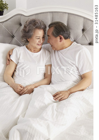 60代 夫婦 寝室 31485163