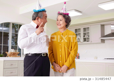 2 60代 家族 31485447