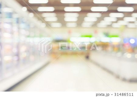 Supermarket blurred background 31486511