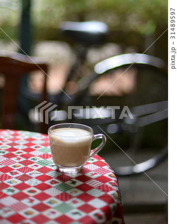 cappuccino coffee on table 31489597
