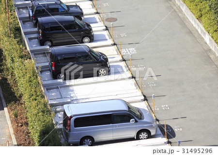 マンションの平面駐車場 31495296