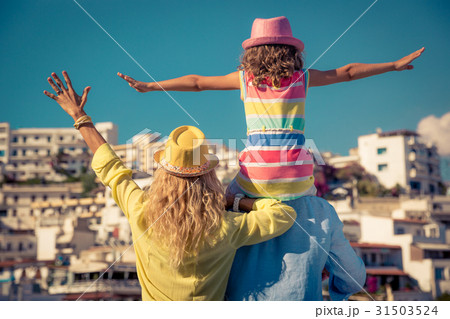 Happy family on summer vacation 31503524