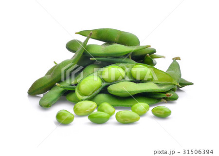 pile of green edamame beans isolated on white  31506394
