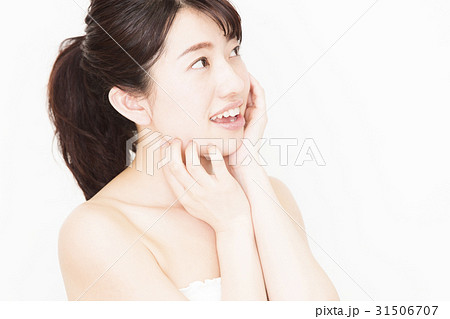 ビューティー 女性 スキンケア ビューティ 若い女性 美容 ビューティー 女性 スキンケア ビューティ 若い女性 美容 31506707