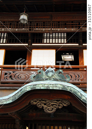 道後温泉の正面玄関のアップ 31510967