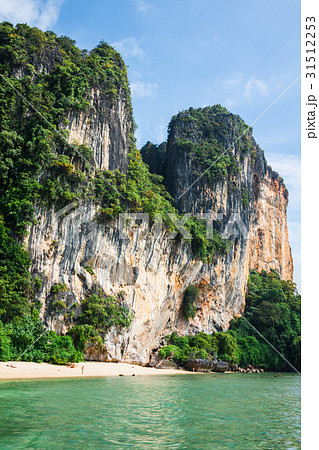 perfect vacation with blue sky at Railay beach  31512253