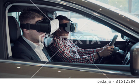 Man to pass virtual exam for driver license Man to pass virtual exam for driver license 31512584