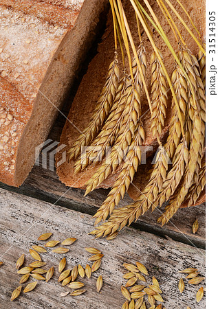 Fresh bread with ears a rye Fresh bread with ears a rye 31514305