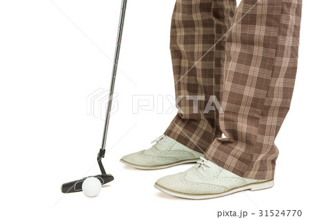 Golf player taking a shot 31524770