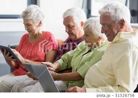 Seniors using tablets 31526756