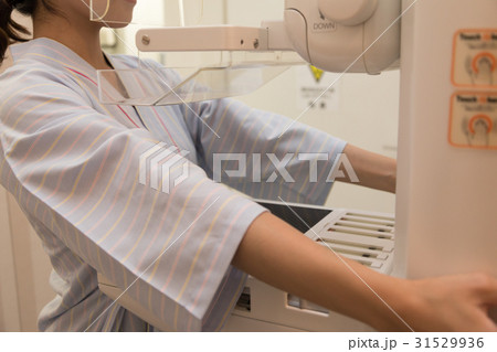 マンモグラフィー 31529936