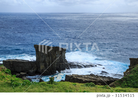与那国島の軍艦岩 与那国島の軍艦岩 31534515