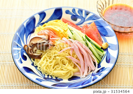 夏の冷やし中華イメージ。※タレ（かけ汁）は別添えです。 31534564