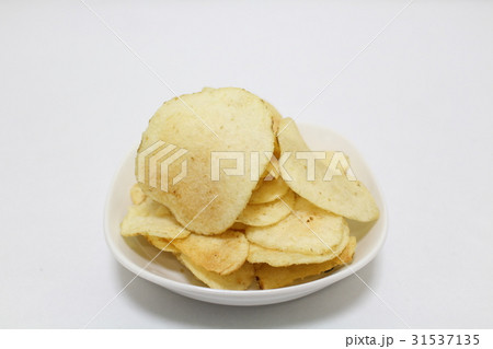 スナック菓子　ポテトチップス 31537135