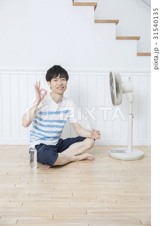 夏の過ごし方　男性ポートレート 31540135
