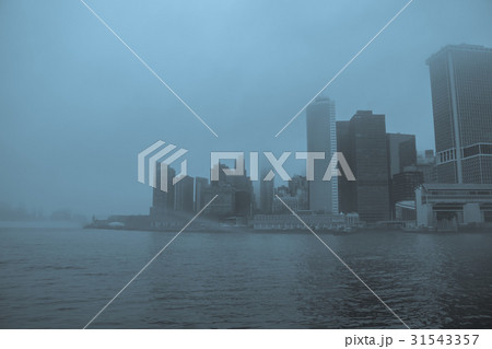 Dense Fog in Manhattan 31543357