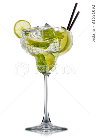 alcohol cocktail isolated on white background 31551092