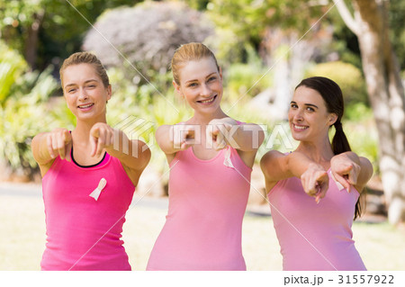 Portrait of young volunteer women smiling 31557922