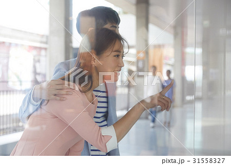 感情 デート 人 31558327