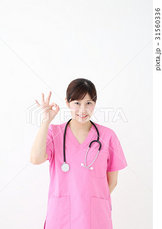 医者・女性 31560336