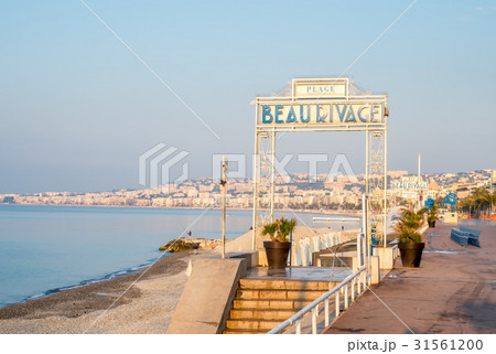 Beach view in Nice 31561200