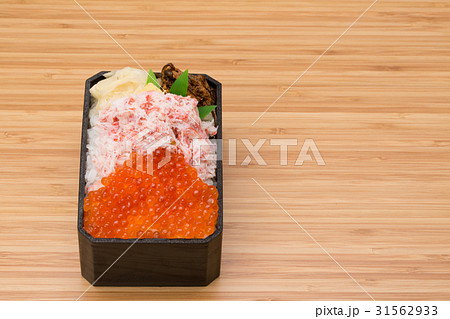 カニ・イクラ丼 31562933