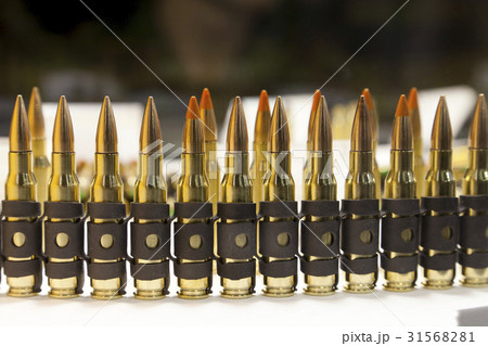 金属 フォーカス 一列 31568281