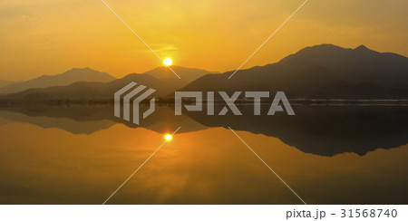 夕焼け 北漢江 山 31568740