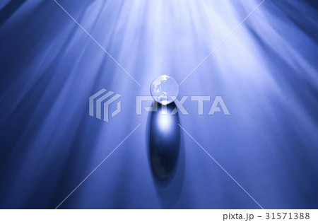 反射 反影 ガラス 31571388