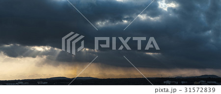 夕焼け 山 西帰浦市 31572839