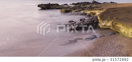 海 岩 石 31572892