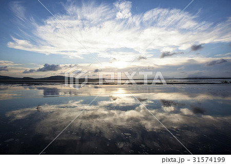 雲 反射 反影 31574199