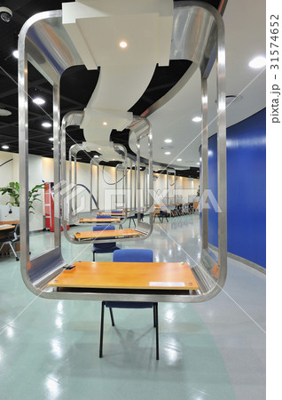 図書館 城南市 デスク 31574652