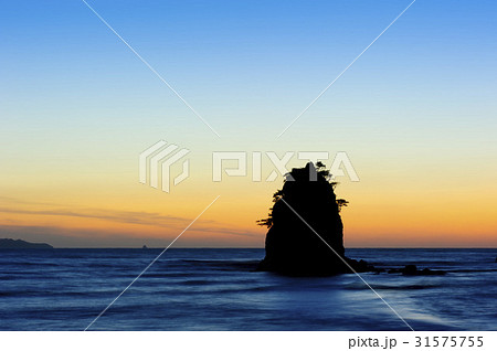 水平線 シルエット 安眠島 31575755