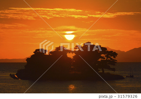 宍道湖　嫁ヶ島　夕焼け 31579326