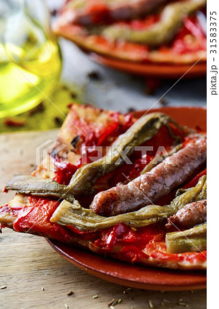 coca de recapte, catalan cake similar to pizza 31583375