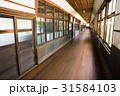 学校の廊下 31584103