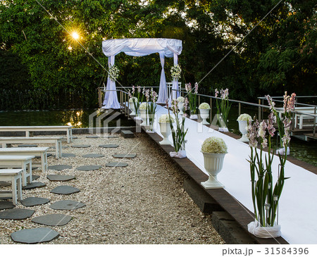 Jewish Hupa , wedding putdoor . Jewish Hupa , wedding putdoor . 31584396