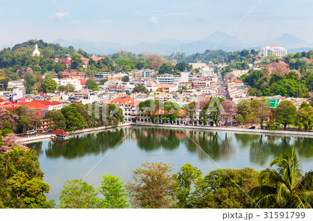 Kandy Lake and city 31591799