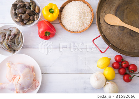 ingredients for paella 31592066