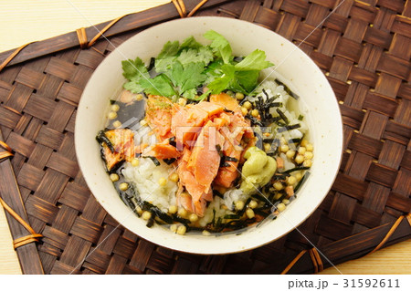 鮭のお茶漬け 鮭のお茶漬け 31592611