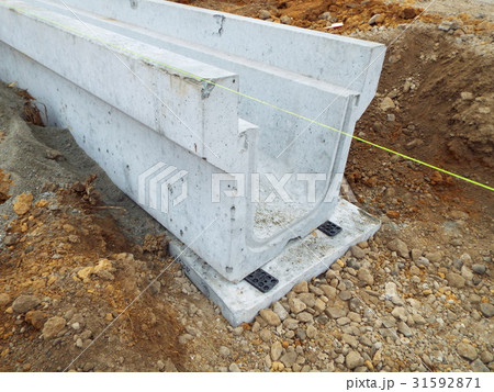 宅地開発は排水溝工事から始まります 31592871