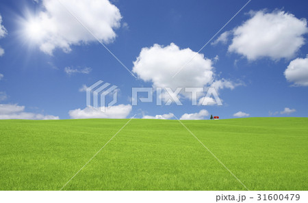 草原の赤い屋根の家と雲と太陽のイラスト素材 [31600479] - PIXTA