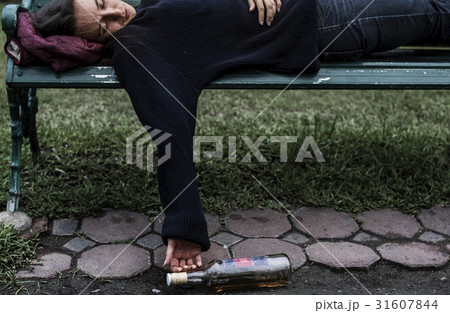 Drunk Homeless Woman In The Park Drunk Homeless Woman In The Park 31607844
