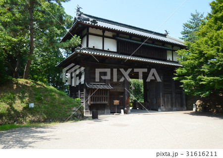 弘前城の「南内門」(弘前公園/青森県弘前市) 弘前城の「南内門」(弘前公園/青森県弘前市) 31616211