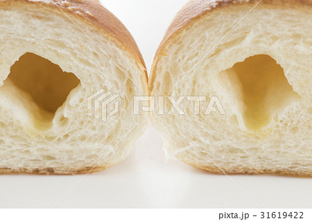 塩パン シンプル・白バックの写真 31619422