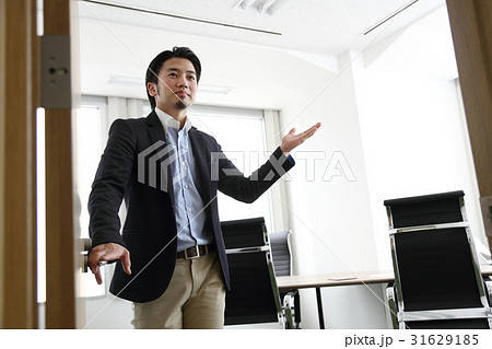 ビジネスイメージ　会議室 31629185